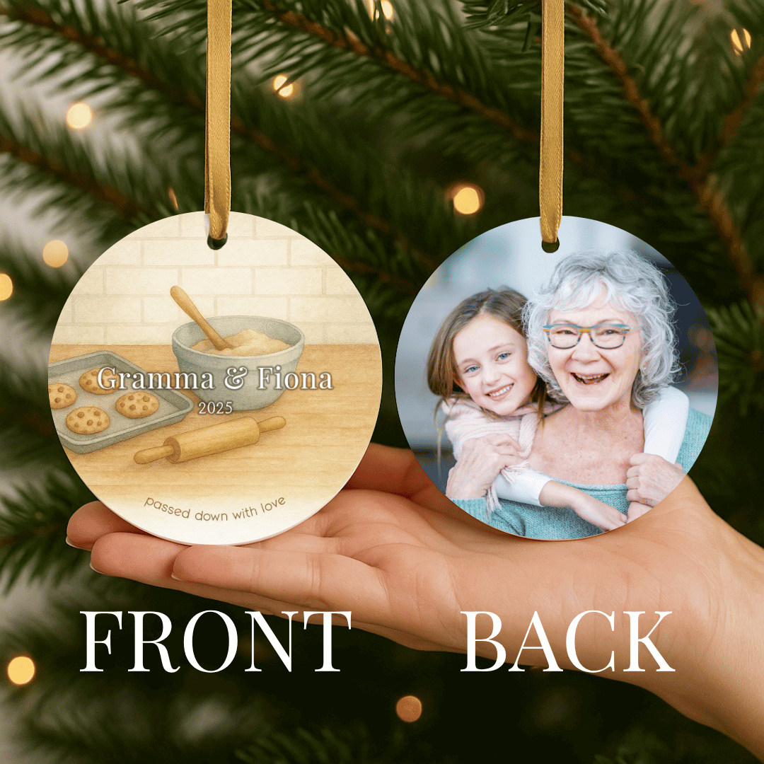 Personalized ceramic Christmas ornament with baking illustration on the front and a photo on the back, for grandmas and a grandchild