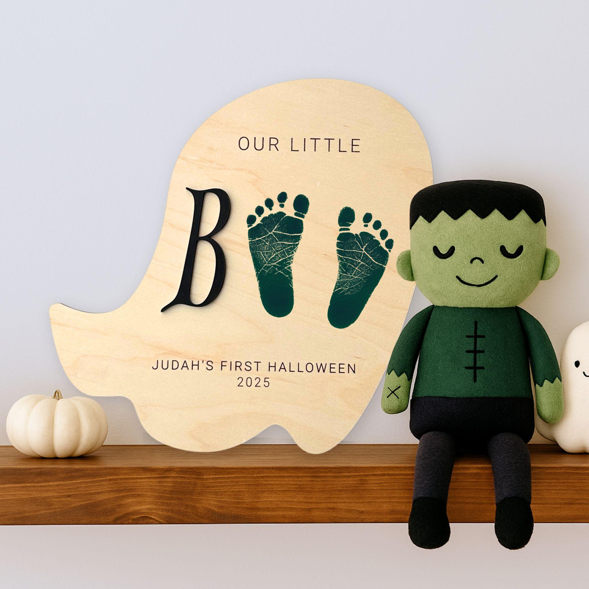 Wooden ghost-shaped Halloween footprint board for babies