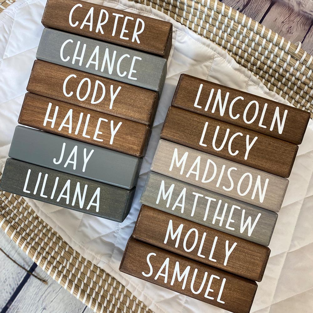 Variety of colors for name blocks in Aspen style